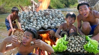 Primitive Cooking: Watch Him Grill Shellfish on a Rock and "Wow" Your Taste Buds!