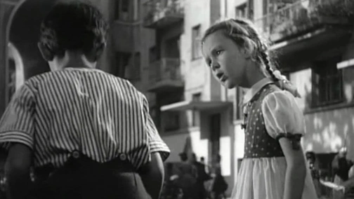 Першокласниця