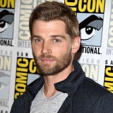 Mike Vogel