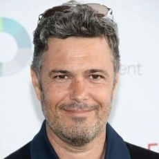 Carlos Bernard