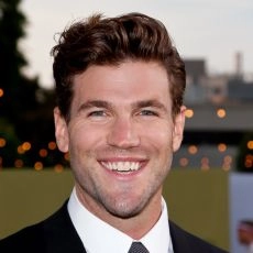 Austin Stowell
