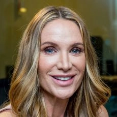 Kelly Lynch