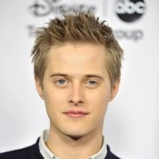 Lucas Grabeel