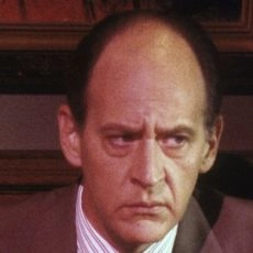 Earl Boen