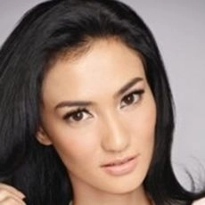 Atiqah Hasiholan