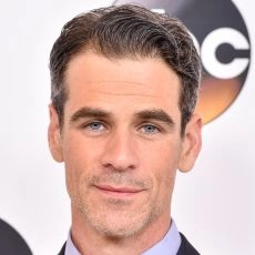 Eddie Cahill