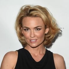 Kelly Carlson