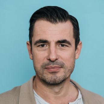 Claes Bang