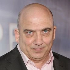 Jonathan Coyne