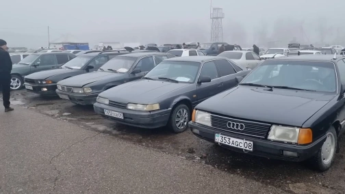 Сұмдық Бензин көтерілседе көлік жақсы өтіп жатыр. Көлік базар
