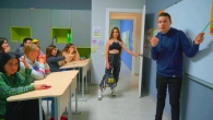 Problemas de adolescentes en la escuela! Amigos sorprendidos con Diana